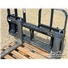 Image 9 : HLA  HD55APS 5 FT. PALLET FORKS