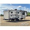 Image 3 : 2015 SIERRA 36 FT. T/A FIFTH WHEEL TRAVEL TRAILER
