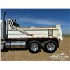 Image 51 : 2015 KENWORTH T800 T/A DUMP TRUCK