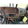 Image 10 : 2007 PETERBILT 378 TRI DRIVE SLEEPER TRUCK TRACTOR