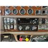 Image 17 : 2007 PETERBILT 378 TRI DRIVE SLEEPER TRUCK TRACTOR