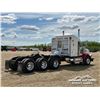 Image 3 : 2007 PETERBILT 378 TRI DRIVE SLEEPER TRUCK TRACTOR