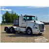 Image 2 : 2014 INTERNATIONAL PROSTAR 122 T/A DAY CAB TRUCK