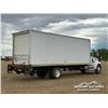 Image 3 : 2013 PETERBILT PB337 26 FT S/A VAN TRUCK