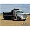 Image 2 : 1997 FREIGHTLINER FLD120 T/A DUMP TRUCK
