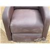 Image 8 : FAUX LEATHER CHAIR