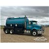 Image 2 : 2000 INTERNATIONAL 8100 T/A  ACID PRESSURE TRUCK