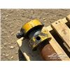 Image 6 : TRACK HOE ROLLER AND PIN