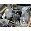 Image 9 : QTY OF TRUCK PARTS & HYDRAULIC PUMPS
