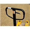 Image 7 : INDUSTRIAL PALLET JACK