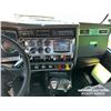 Image 13 : 2014 KENWORTH T800 TRI DRIVE DAY CAB TRUCK TRACTOR