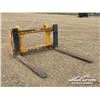 Image 2 : JOHN DEERE Q/A 60 IN. WHEEL LOADER FORKS