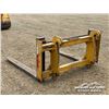 Image 4 : JOHN DEERE Q/A 60 IN. WHEEL LOADER FORKS