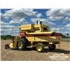 Image 4 : NEW HOLLAND TR95 COMBINE HARVESTER