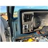 Image 15 : 1993 GMC SIERRA 3500 SINGLE CAB S/A BOOM TRUCK