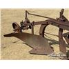 Image 5 : ANTIQUE 1 BOTTOM BREAKING PLOW