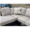 Image 5 : ULTRA PLUSH SECTIONAL COUCH