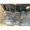 Image 10 : 2005 CLARK CGC470L FORKLIFT