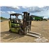 Image 2 : 2005 CLARK CGC470L FORKLIFT