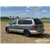 Image 4 : 2000 TOYOTA SIENNA 4 DOOR SEDAN VAN