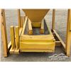 Image 7 : FEEDER WITH LAYDOWN GRIZZLY ELECTRIC CONVEYOR