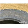 Image 5 : (5) TOYO M902A 225/70R19.5 TIRES