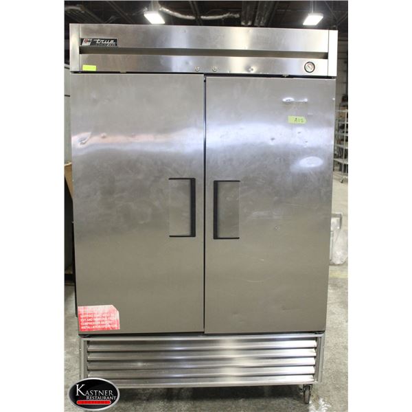 TRUE DOUBLE S/S DOOR FREEZER ON CASTORS