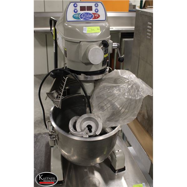 GLOBE 20 QT MIXER W/ ATTACHMENTS