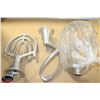 Image 7 : GLOBE 20 QT MIXER W/ ATTACHMENTS