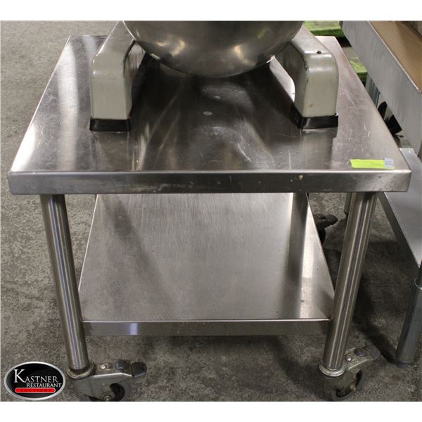 24" X 24" X 24" EQUIPMENT STAND ON CASTORS W/