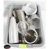 Image 1 : LOT OF ASSORTED KITCHENWARE