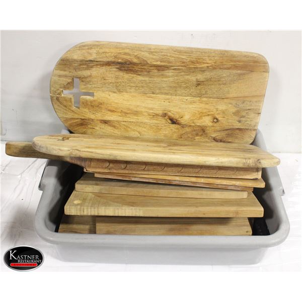 LOT OF ASSORTED WOODEN CUTTING BOARDS