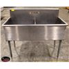 Image 1 : DOUBLE WELL S/S SINK WITH 24" X 24" WELLS