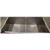 Image 3 : DOUBLE WELL S/S SINK WITH 24" X 24" WELLS
