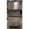Image 1 : MANITOWOC ICE MAKER W/ICE BIN