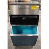 Image 3 : MANITOWOC ICE MAKER W/ ICE BIN