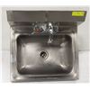 Image 2 : 17" X 15.5" WALL MOUNT S/S SINK W/ FAUCET