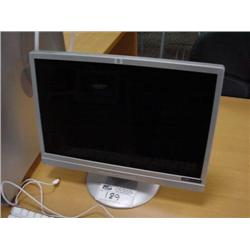 19  Flat Panel Lcd Monitor W/ Built In Speakers