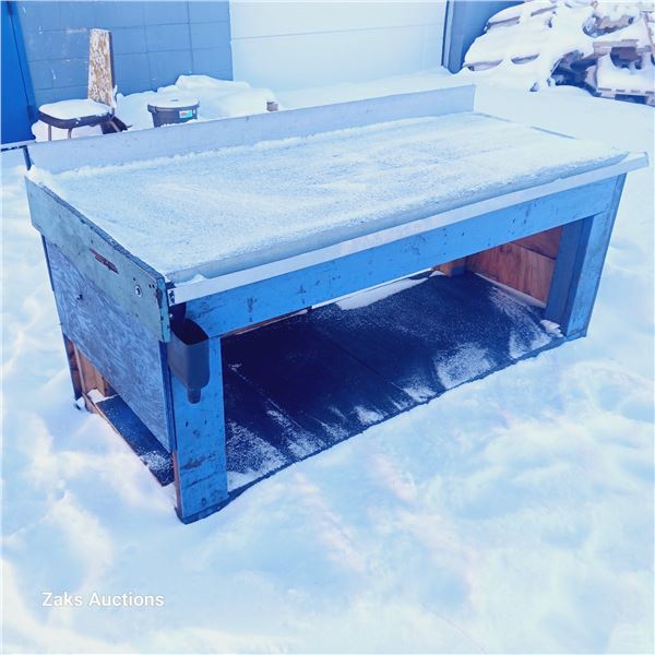 Fantastic Work Bench - Comes with Tin Metal Mounted to the top for durability and drain for excess l