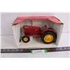 Image 1 : SC Massey Ferguson Super 101 Replica Tractor - 1/16 Scale (NIB)
