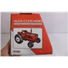 Image 3 : ERTL Allis Chalmers Two-Twenty Replica Tractor - 1/16 Scale (NIB)