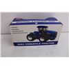 Image 2 : ERTL 9682 Versatile Replica Tractor - 1/32 Scale (NIB)