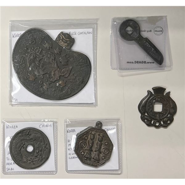KOREA: LOT of 5 charms