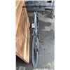 Image 2 : MOVELO ALGONQUIN 18 SPEED BIKE