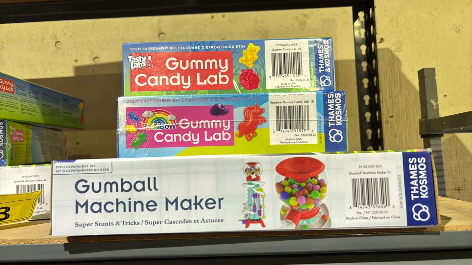 Thames & Kosmos Super Duper Bubble Gum Lab STEM Experiment & Activity Kit | Make Your Own Yummy Bubble Gum in 3 Flavors! | Learn About Science of Elastic Materials | Food Thames & Kosmos Super Duper Bubble Gum Lab STEM Experiment & Activity Kit | Make Your Own Yummy Bubble Gum in 3 Flavors! | Learn About Science of Elastic Materials | Food