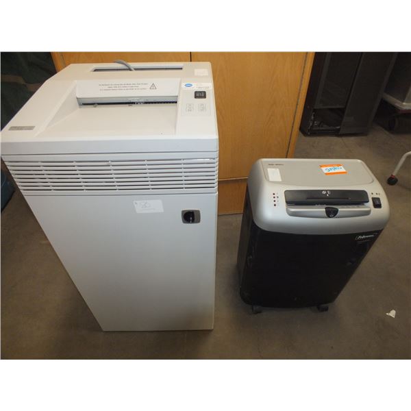 2 Paper Shredders