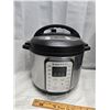 Image 2 : 6 QT. INSTA POT.  NEW CONDITION