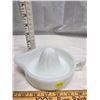 Image 2 : VINTAGE 1950'S WHITE MILK GLASS SUNKIST ORANGER JUICER.