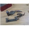 Image 2 : assorted tools