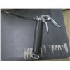Image 3 : grease gun